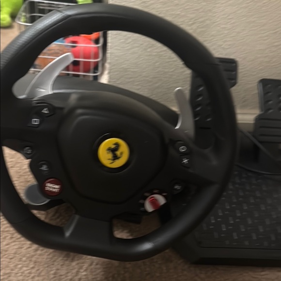 Ferrari Racing Wheel and Pedals Set - Picture 3 of 4